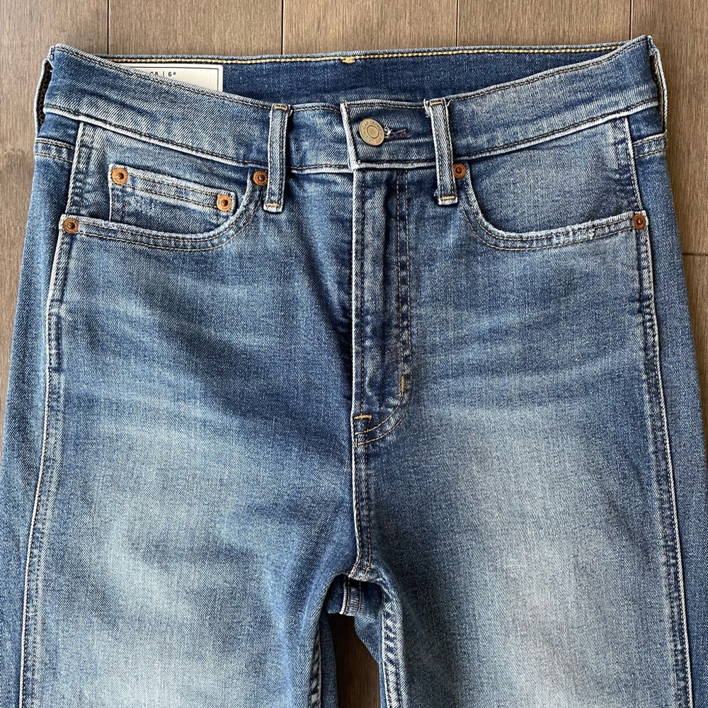 Gap vintage slim high rise jeans, medium blue, size 28 - Picture 4 of 7